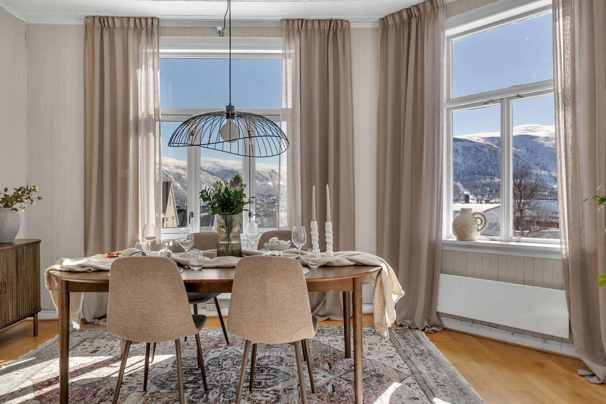Amazing Tromso City Apartment With Free Parking And Lovely City Views! Buitenkant foto